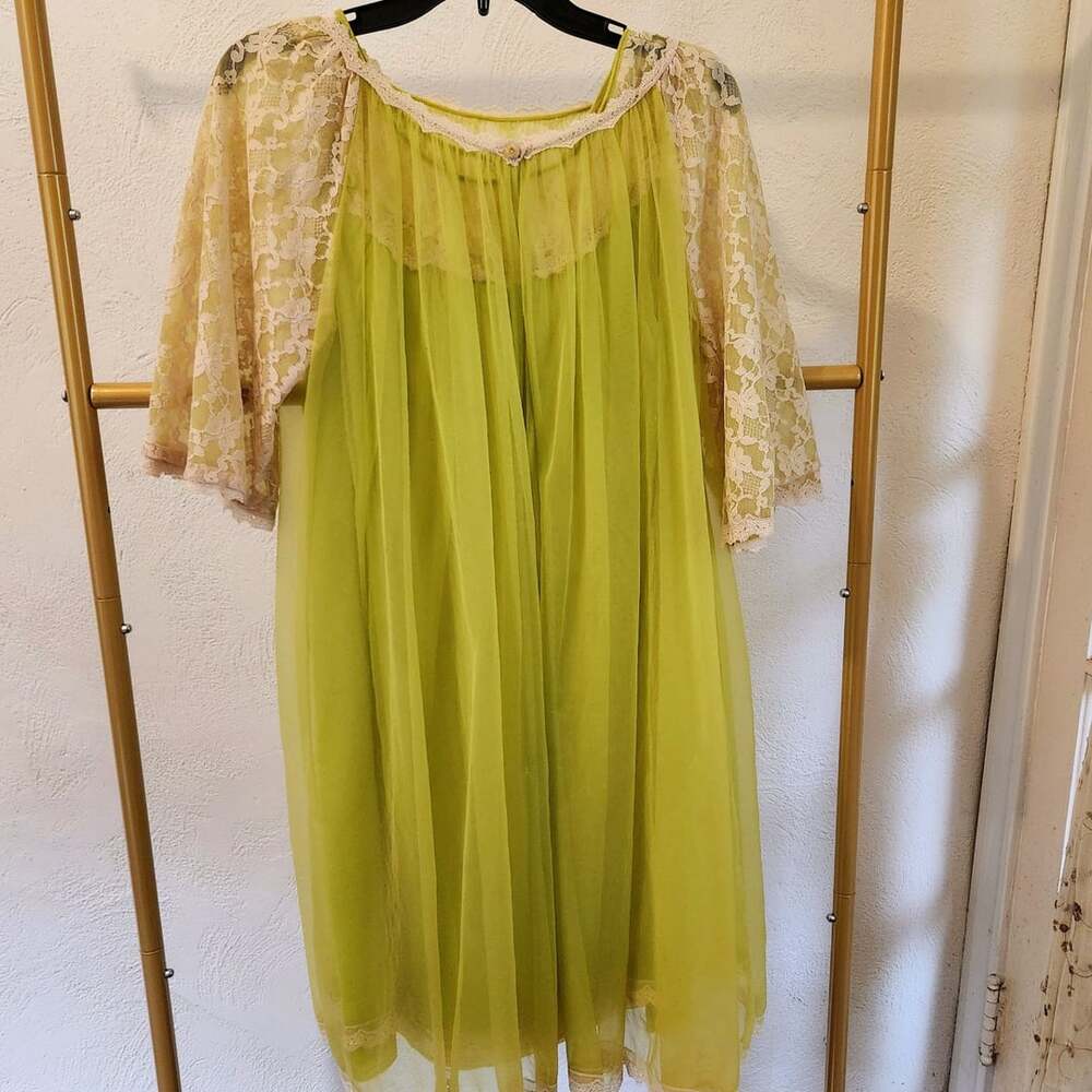 Vintage 1960s Sheer Lace Peignoir Set Chartreuse Green Nylon